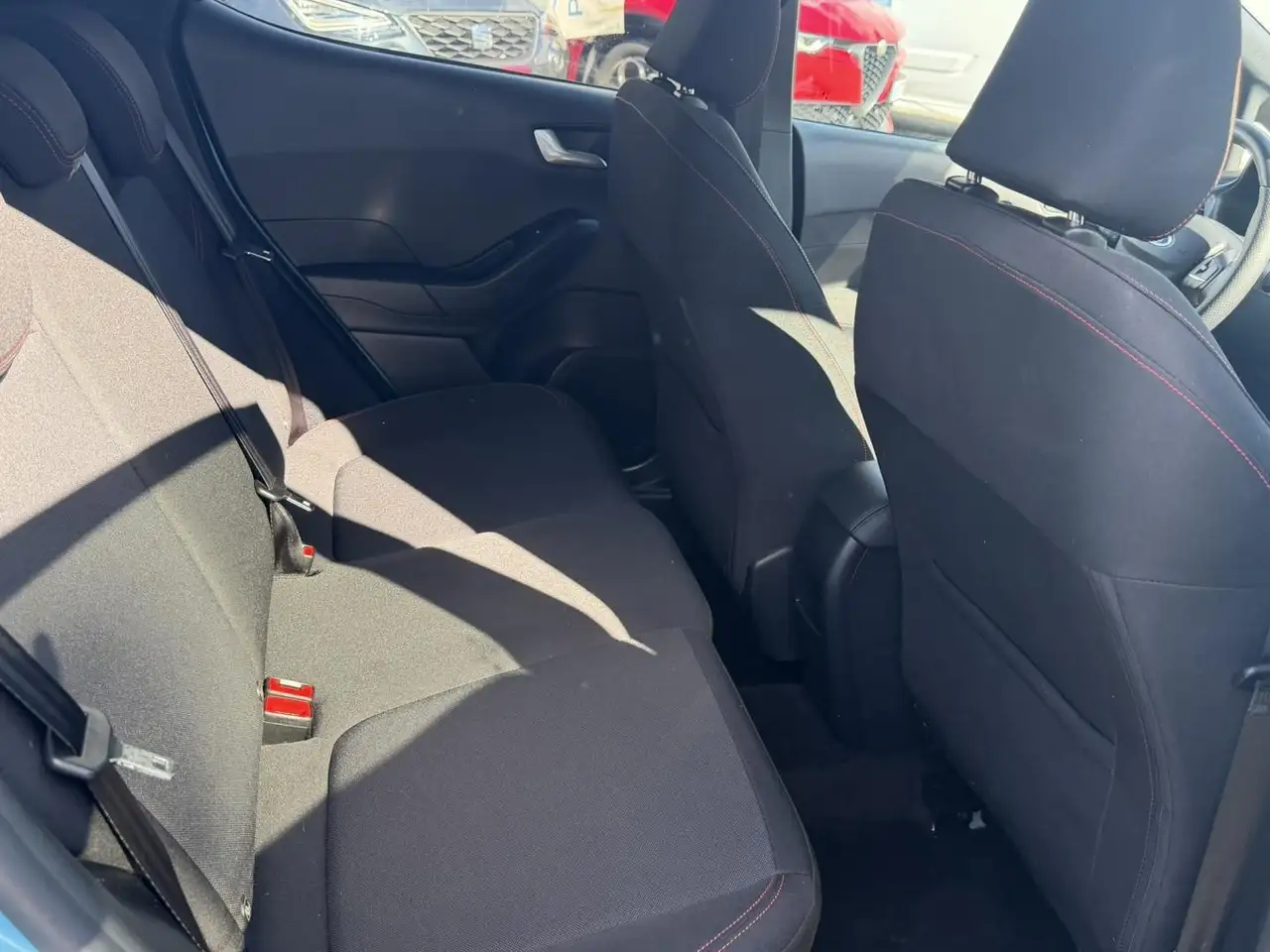 Ford Fiesta 5 portes — photo 12