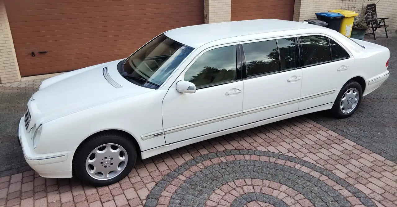Mercedes-Benz E 220