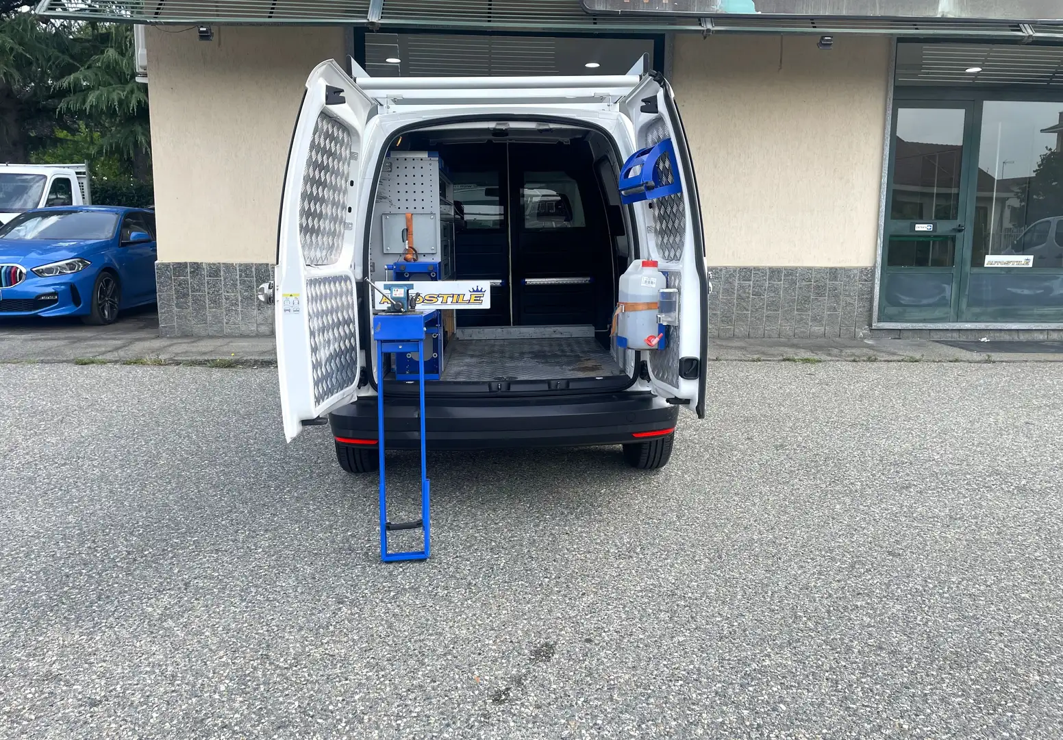 Volkswagen Caddy 2.0 TDI 122CV 4Motion (4X4) OFFICINA MOBILE Wit - 2