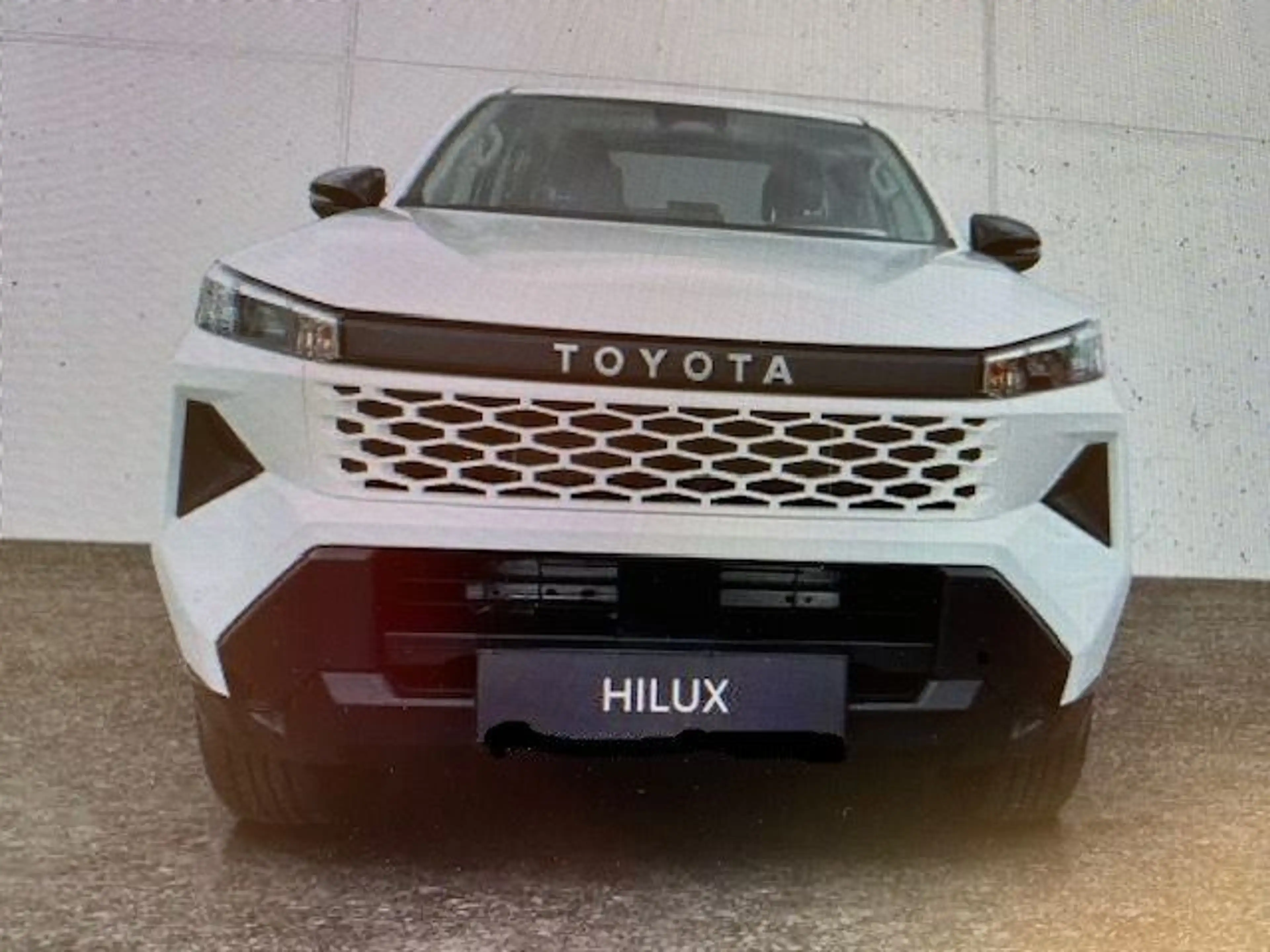 Toyota Hilux 2,8 MHEV DK Duty  4X4 APPLECAR ACC diverse — photo 4