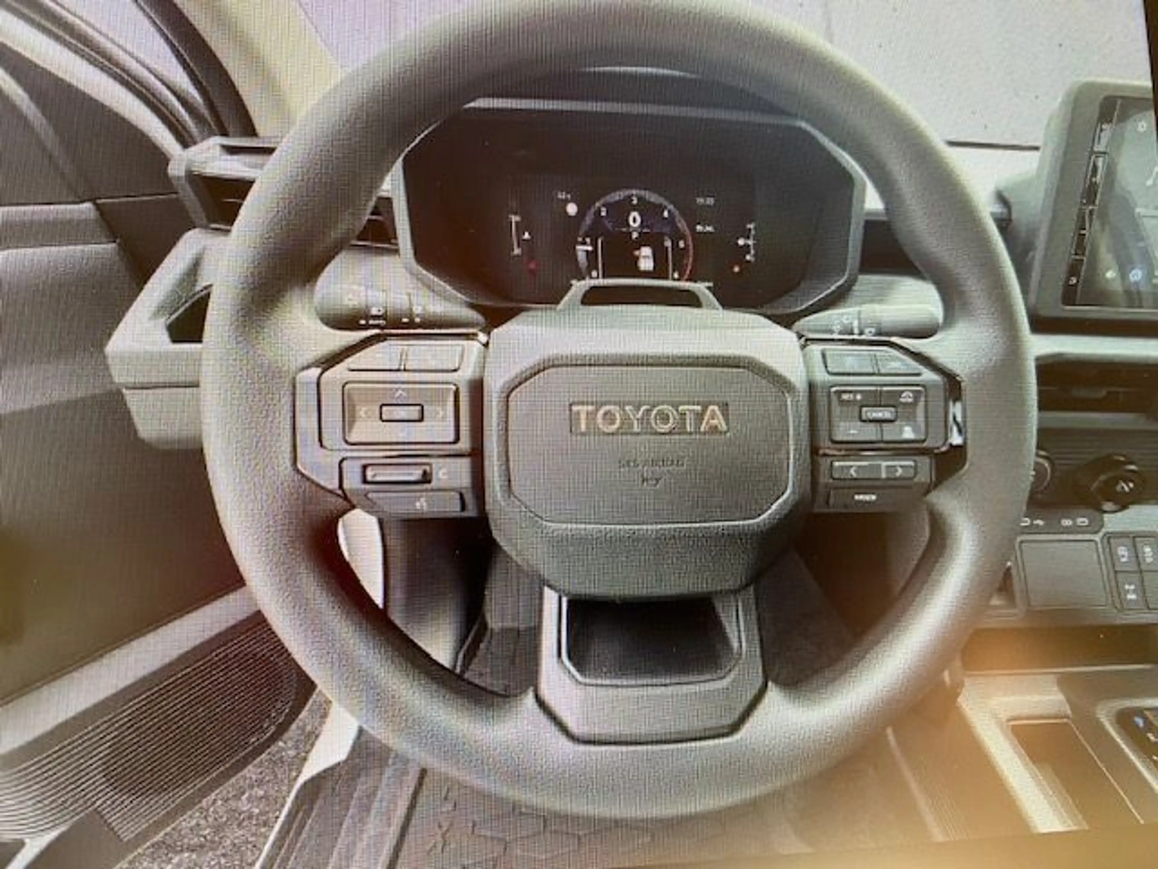 Toyota Hilux 2,8 MHEV DK Duty  4X4 APPLECAR ACC diverse — photo 12