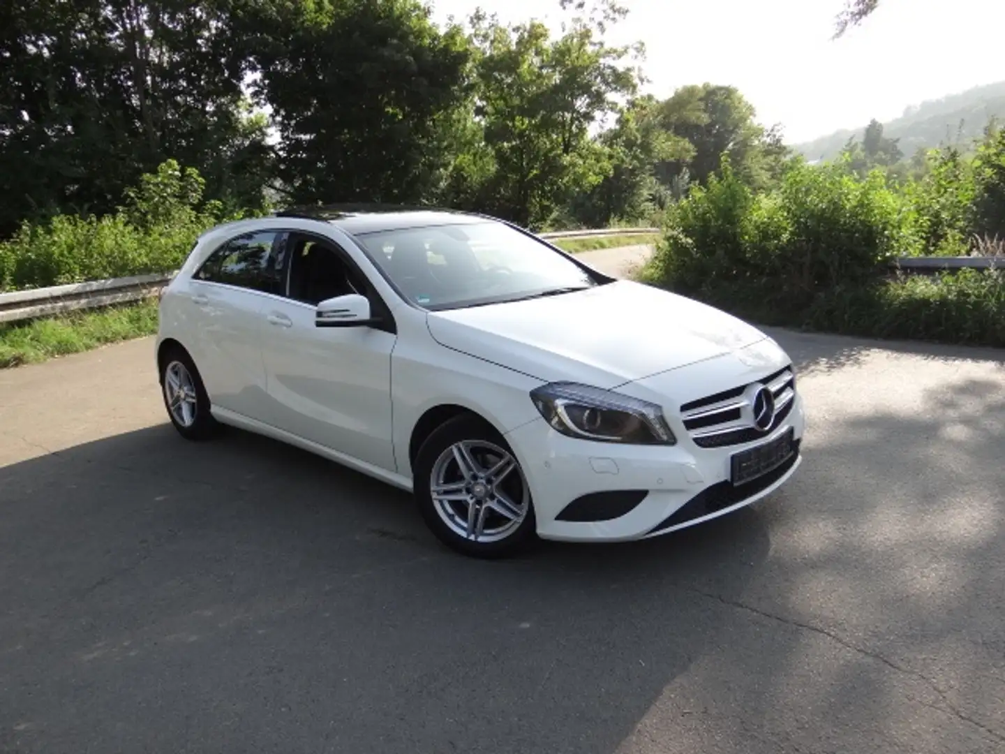 Mercedes-Benz A 180 CDI, Klima, Navi, Pano, SHZ, PDC, Leder, Alu. Weiß - 1