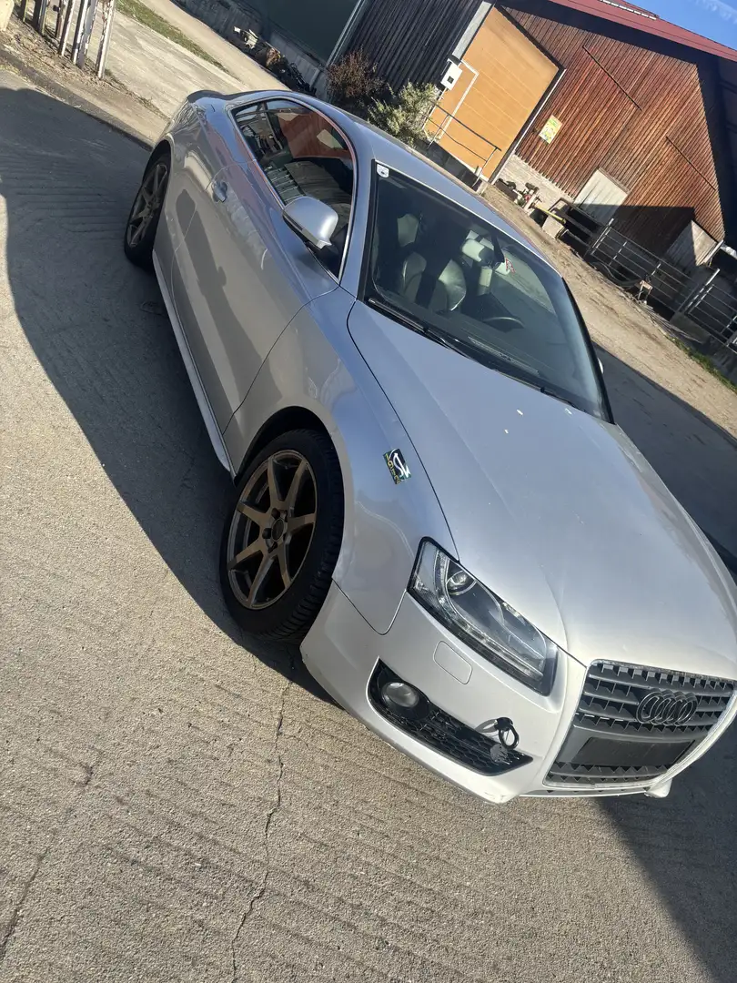 Audi A5 A5 Coupé 1,8 T FSI Aut. Silber - 2