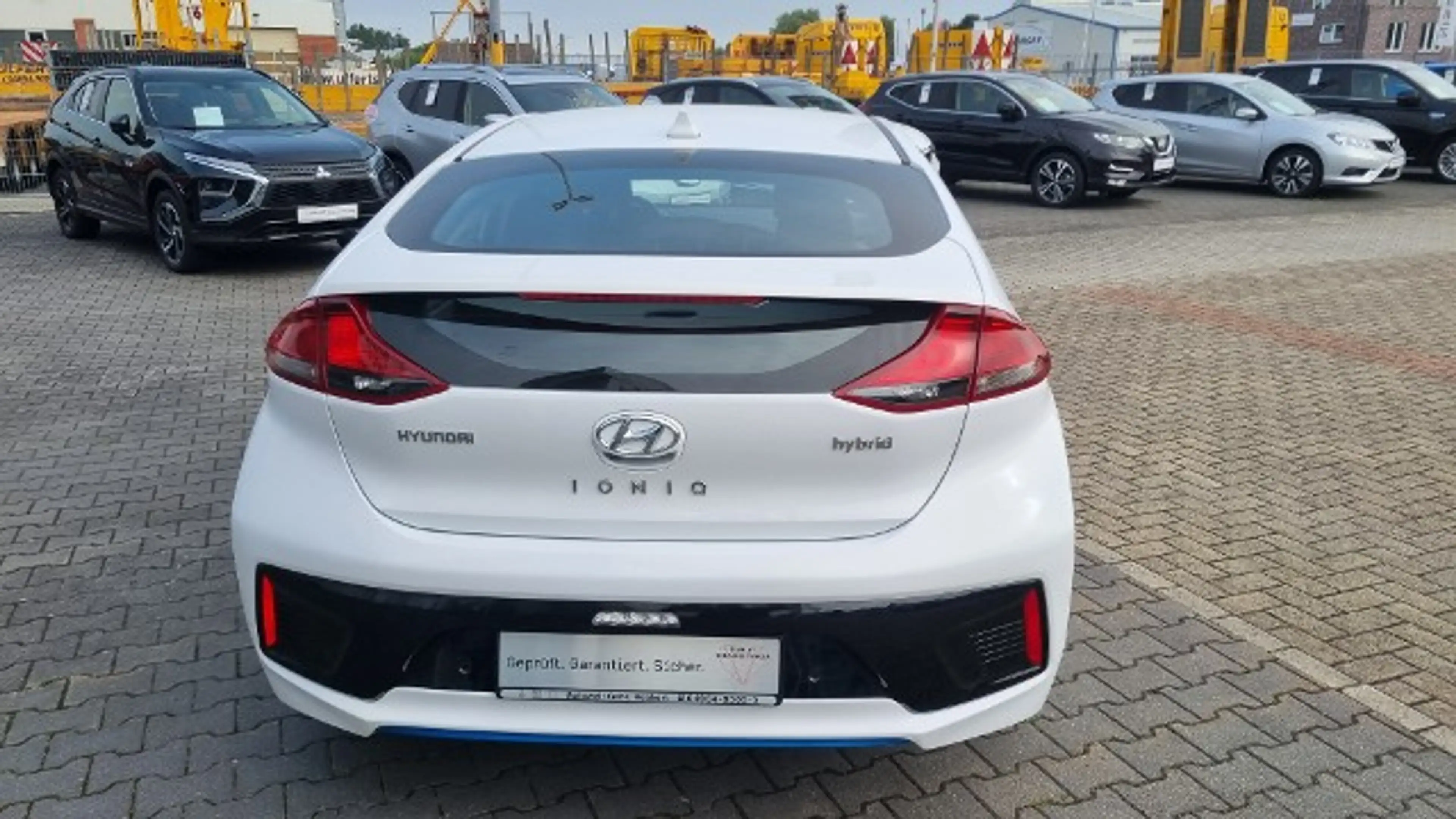 Hyundai IONIQ HYBRID 1.6 — photo 5
