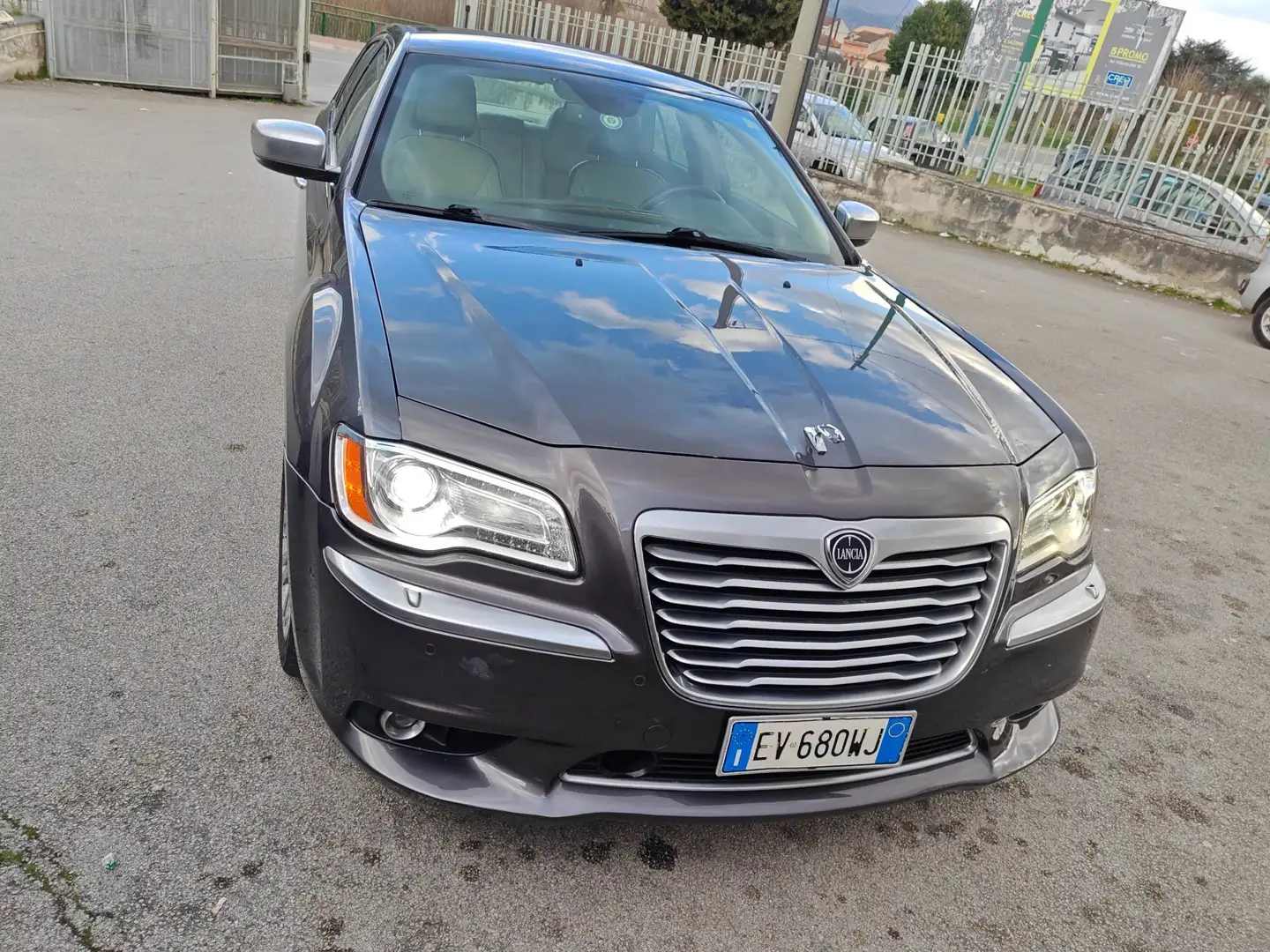 Lancia Thema 3.0 V6 mjt II Platinum 239cv auto - 1