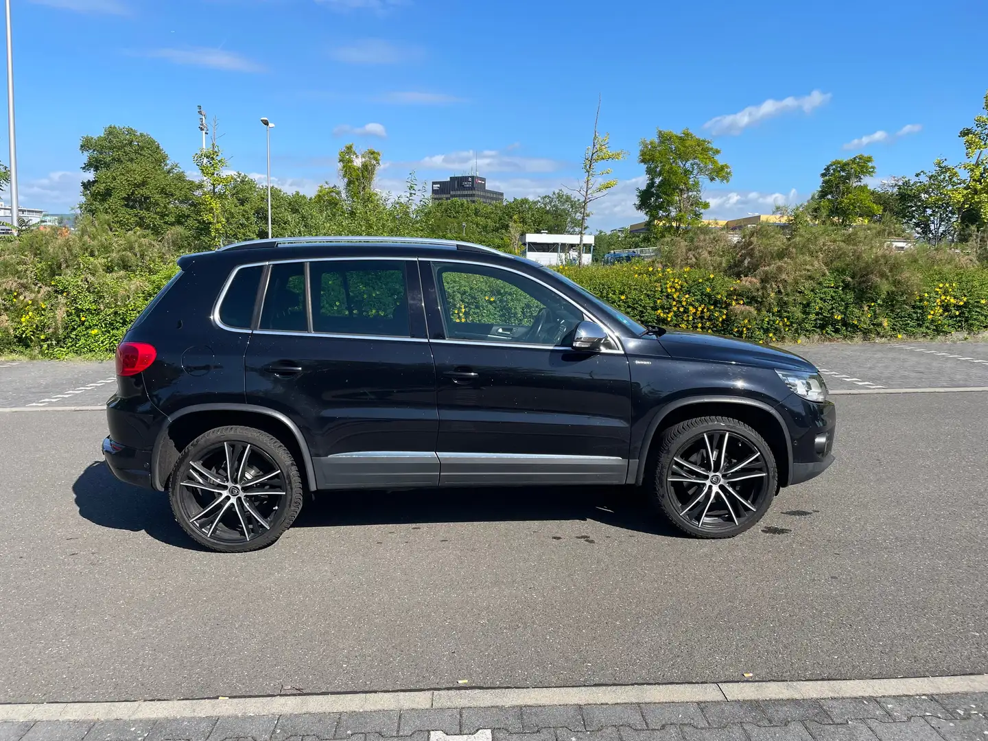 Volkswagen Tiguan Lounge Schwarz - 2