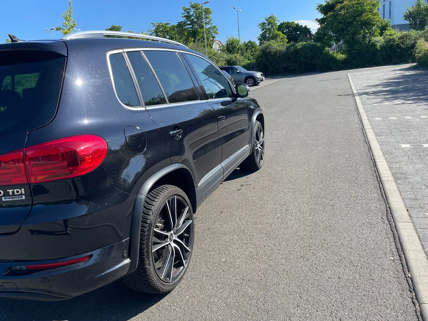 Volkswagen Tiguan Lounge Schwarz - 1