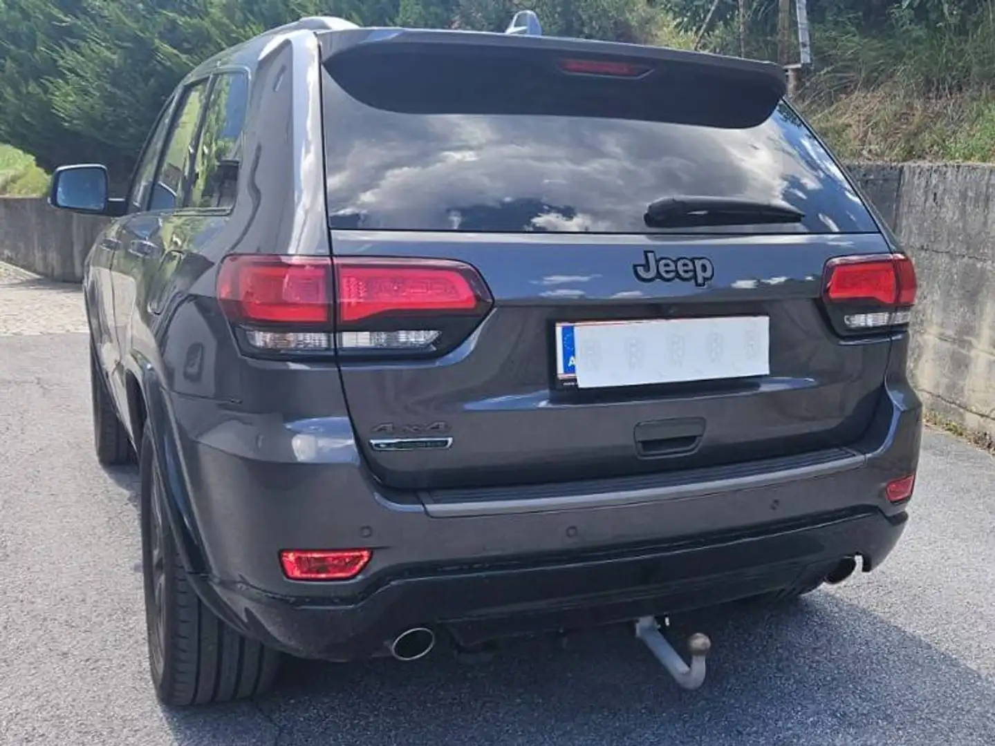 Jeep Grand Cherokee Grand Cherokee 3,0 V6 CRD 75th Anniversary 75th Anniversary Grau - 2