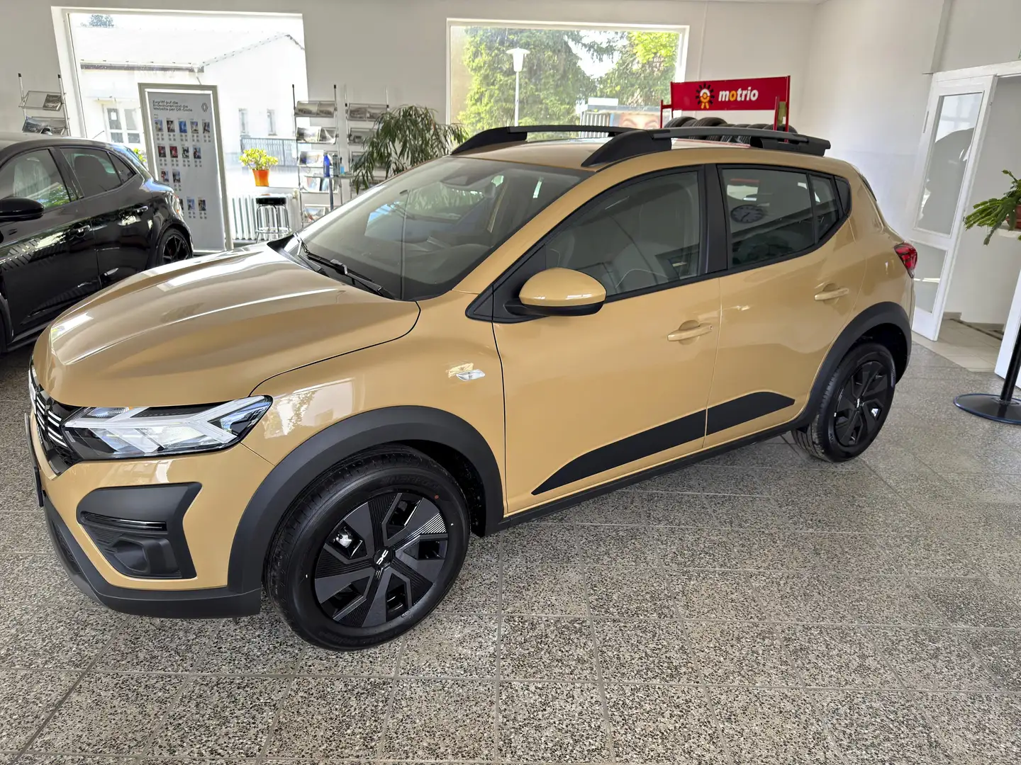 Dacia Sandero Stepway Expression TCe 90 CVT (Automatik) *SOFORT* Beige - 2