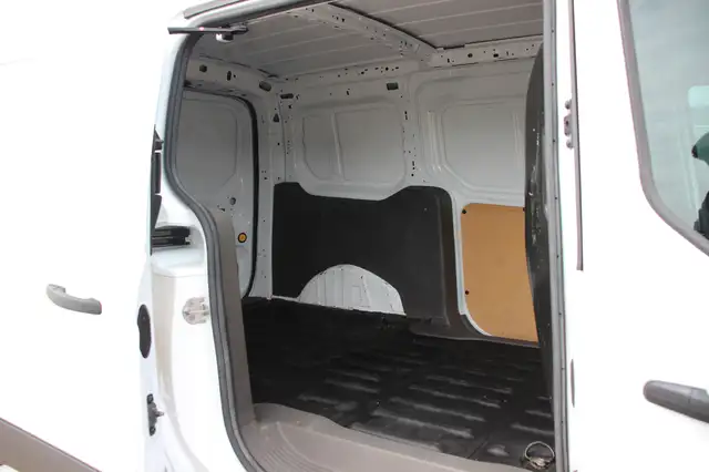 Ford Transit Connect view 9