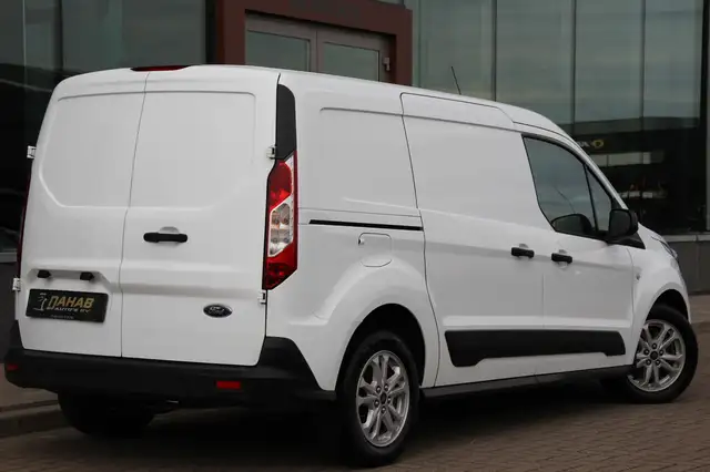 Ford Transit Connect view 10