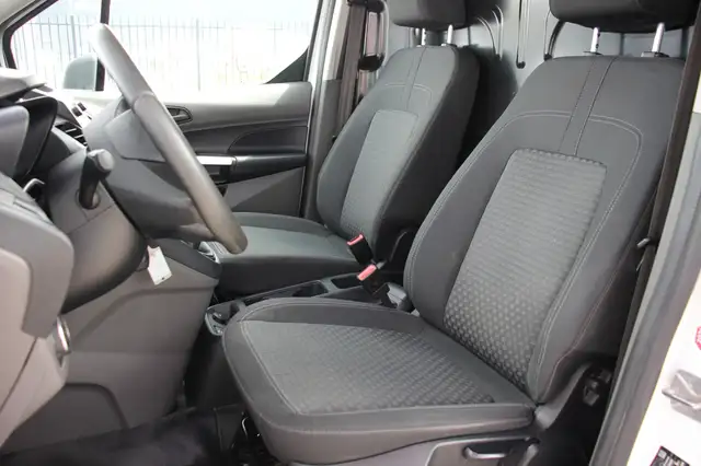Ford Transit Connect view 4