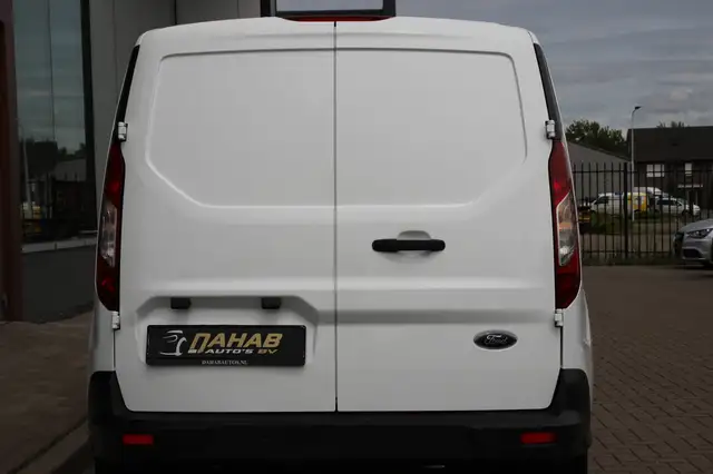 Ford Transit Connect view 14