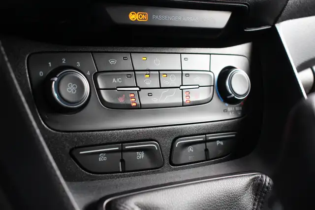 Ford Transit Connect view 11