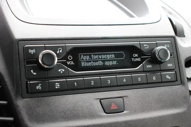 Ford Transit Connect view 19