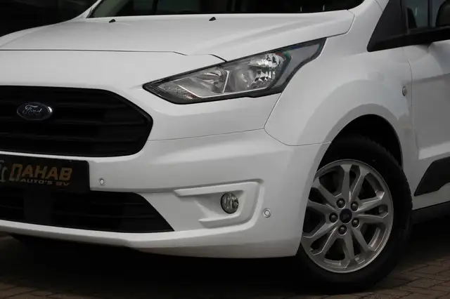 Ford Transit Connect view 5