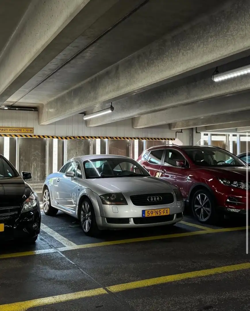 Audi TT 1.8 5V Turbo Grijs - 2