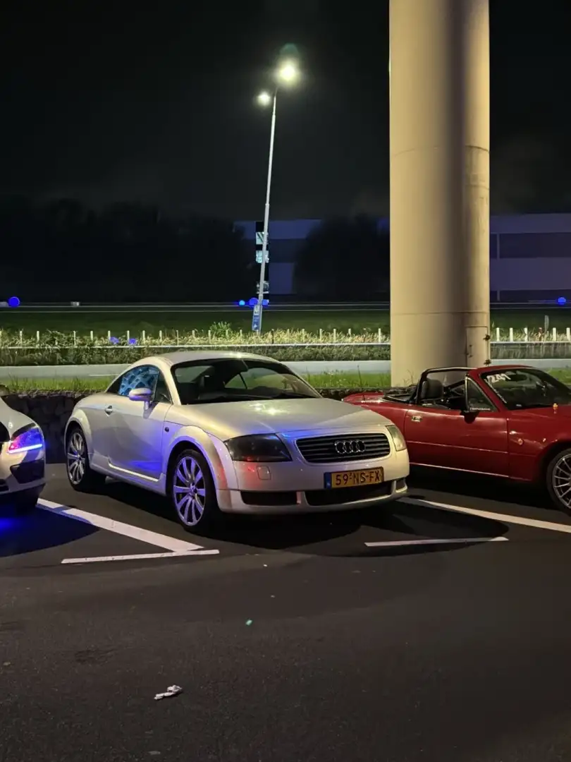 Audi TT 1.8 5V Turbo Grijs - 1