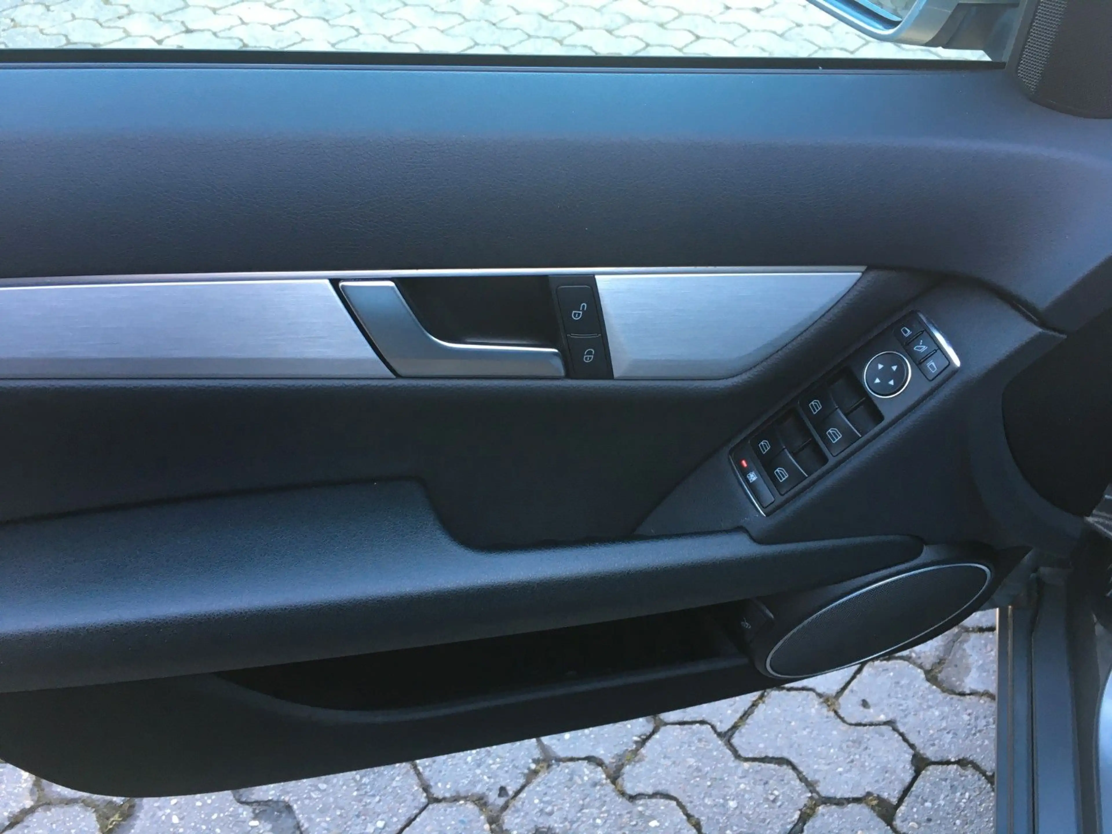 Mercedes-Benz C 180 C Limousine C 180 CGI BlueEfficiency — photo 11