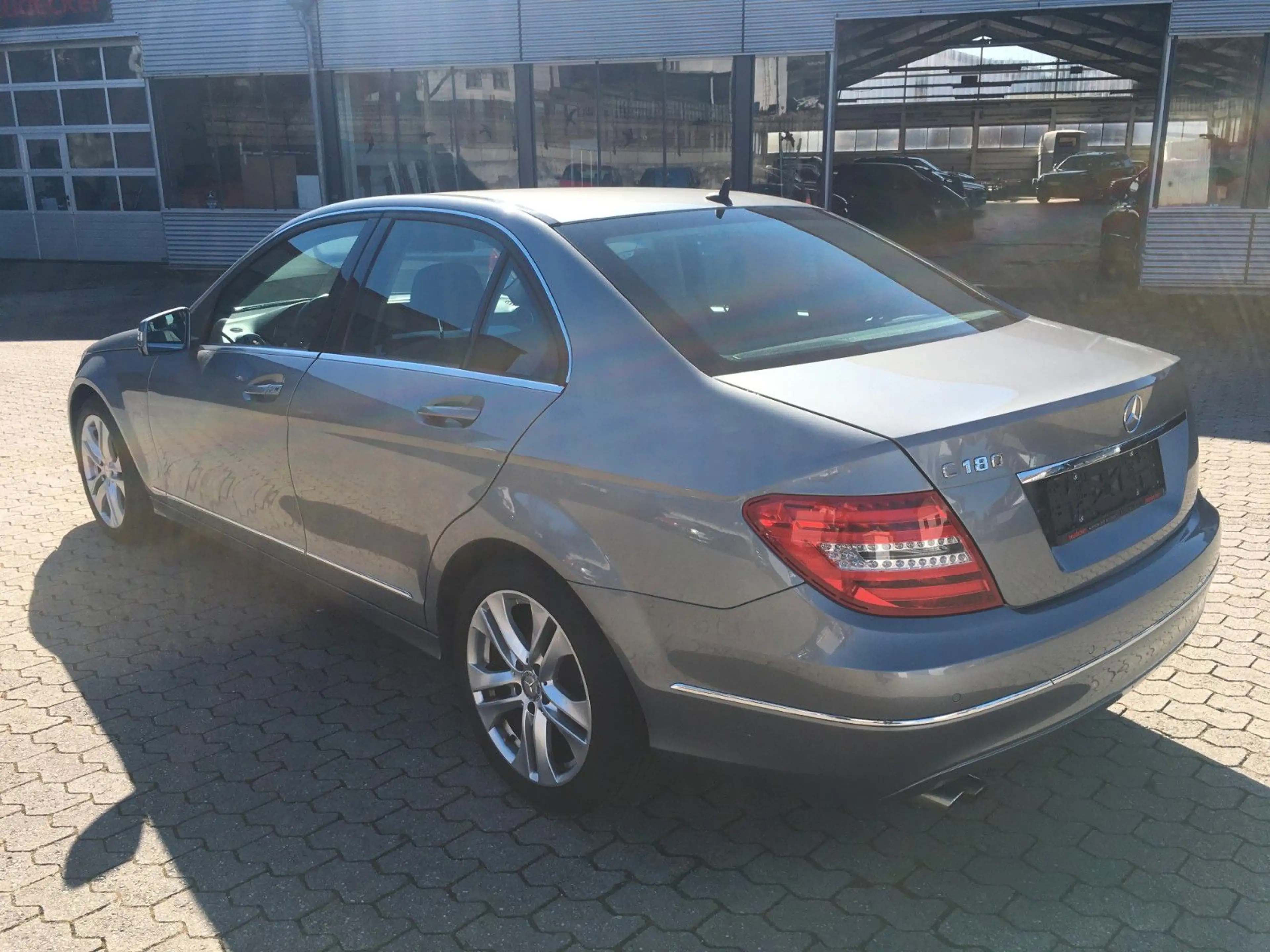 Mercedes-Benz C 180 C Limousine C 180 CGI BlueEfficiency — photo 7
