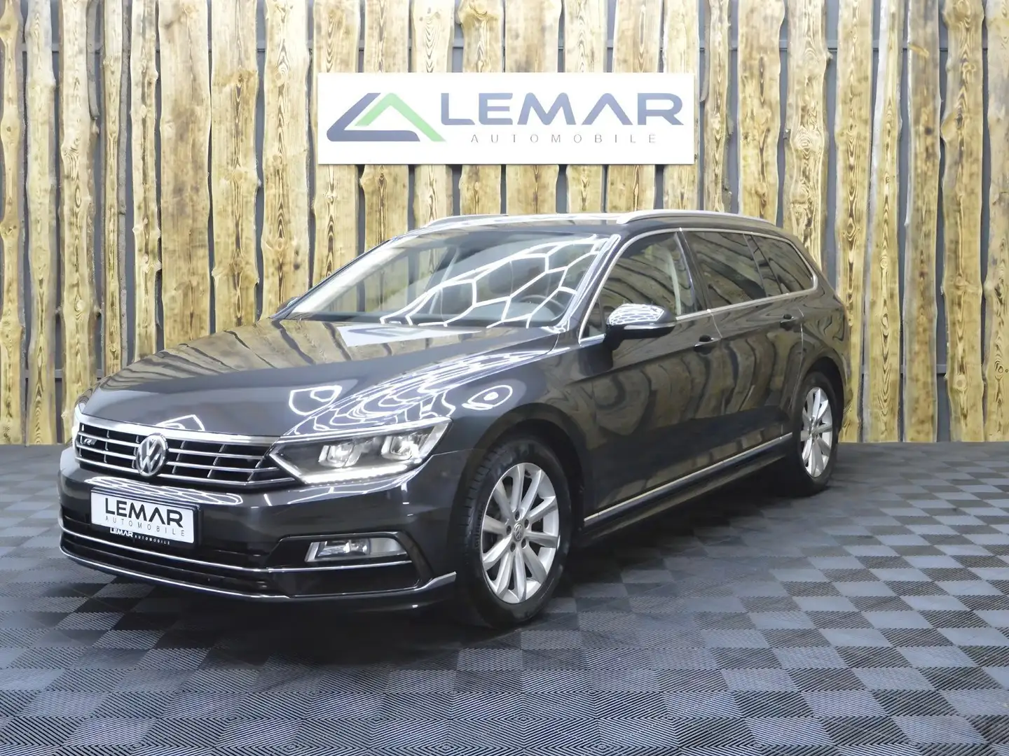 Volkswagen Passat Variant DSG R-Line|LED|Navi|AHK|Kam Noir - 1