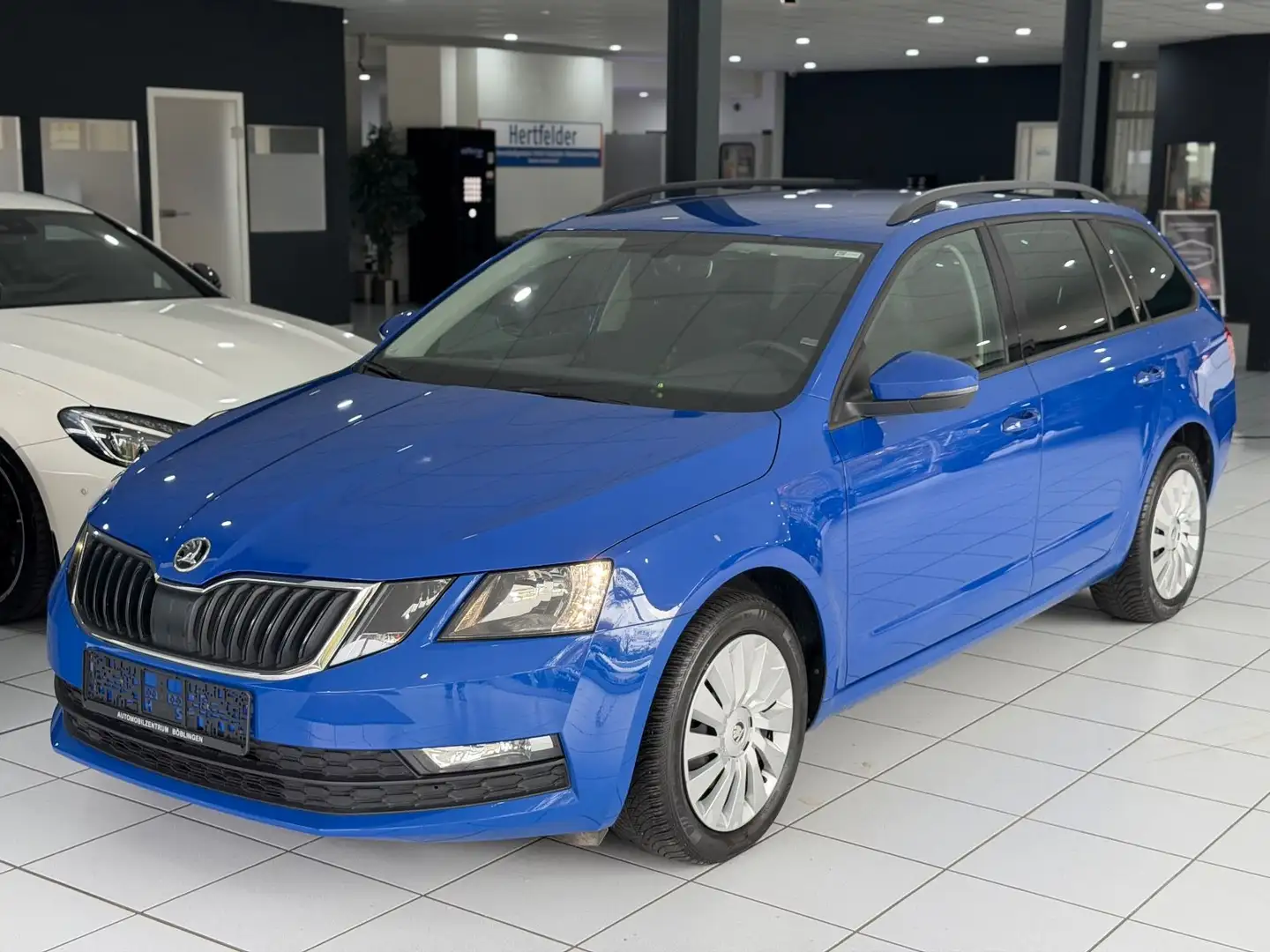 Skoda Octavia Combi Ambition*CARPLAY*NAVI*PARK-ASSIST* Blau - 1