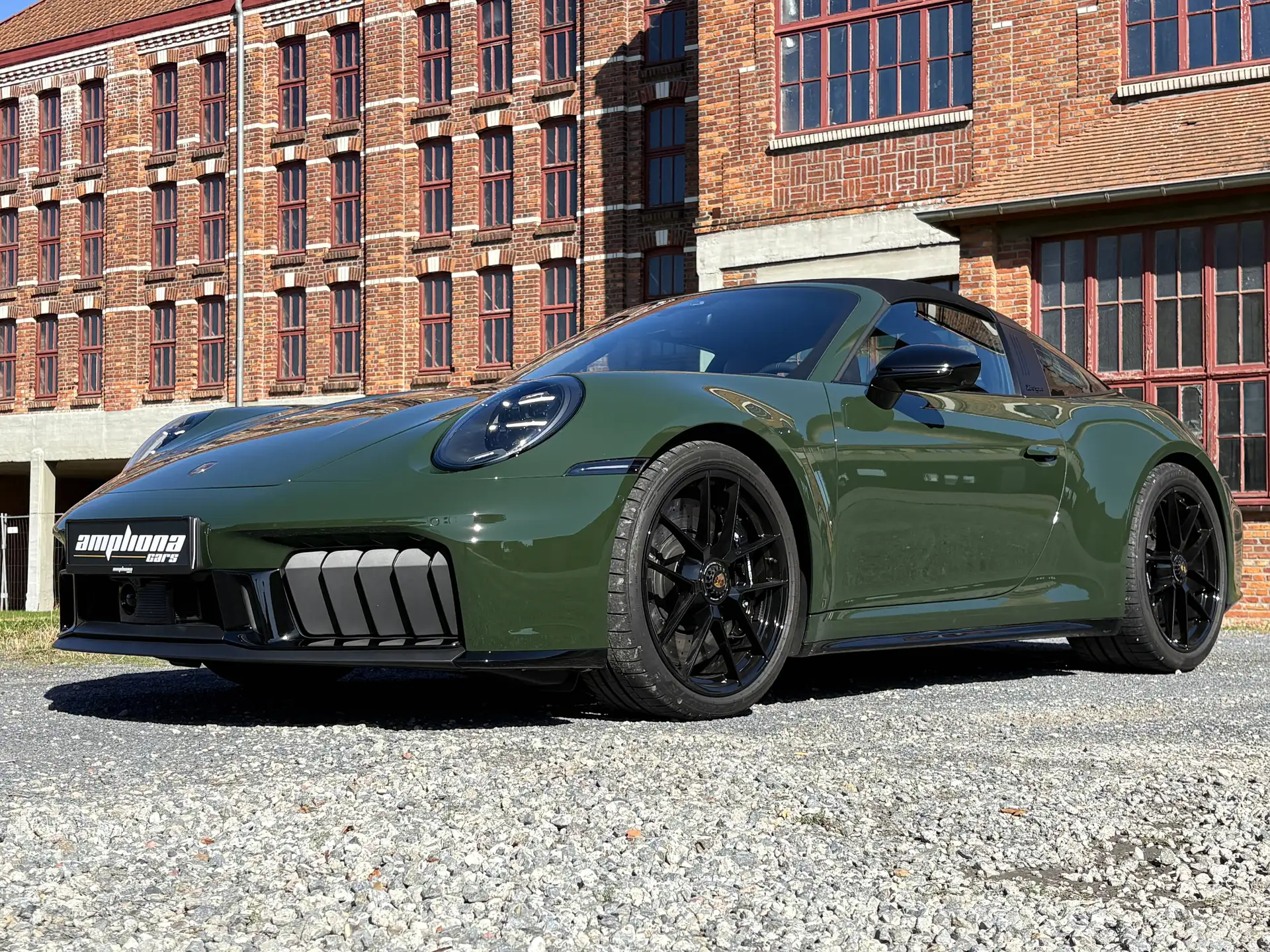 포르쉐 911 Targa 4 GTS 2026 초록 사진 8