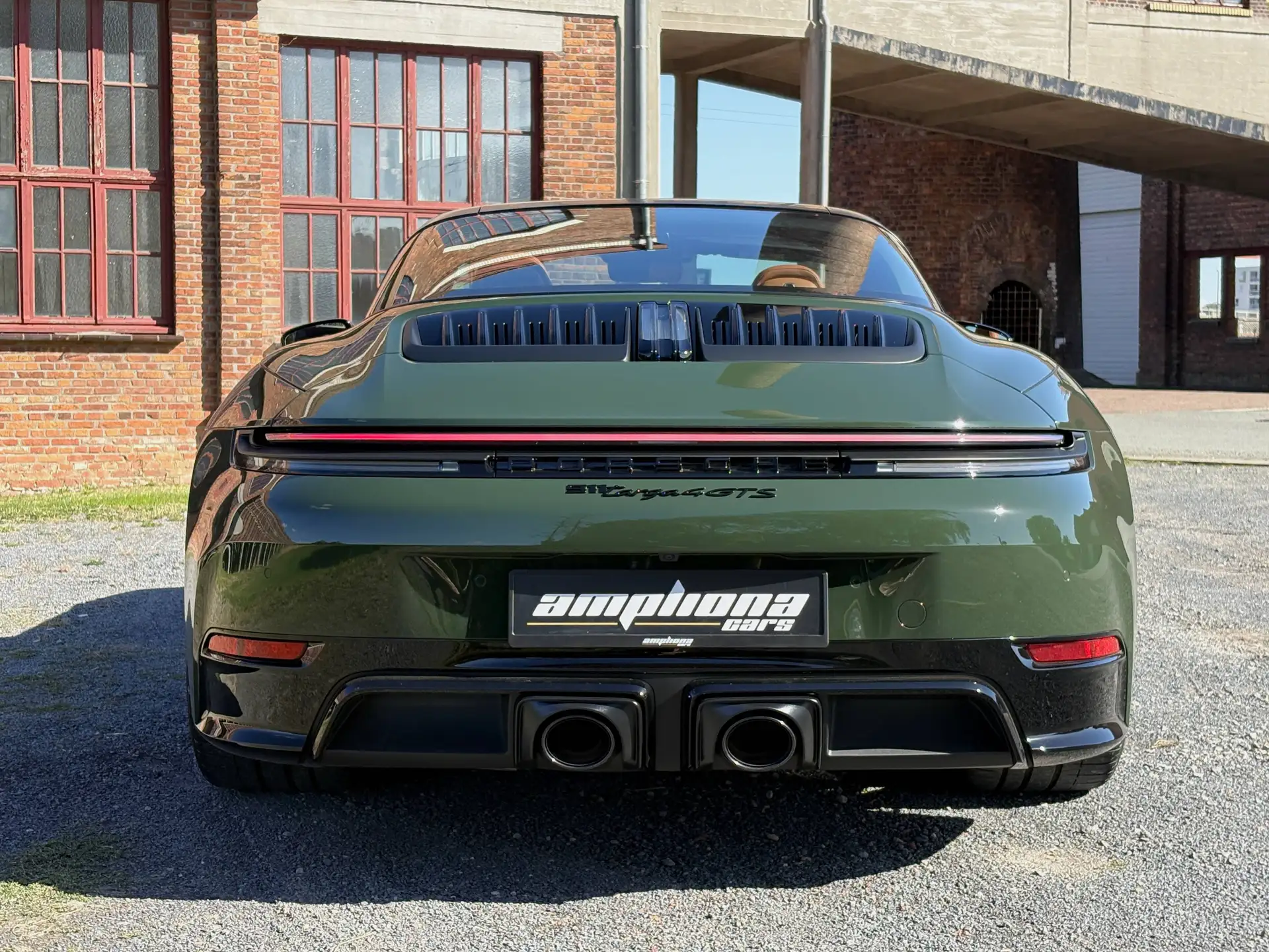 포르쉐 911 Targa 4 GTS 2026 초록 사진 7