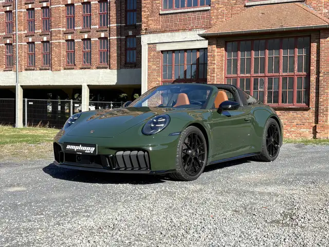 Porsche 911 Targa 4 GTS HEV       Exclusive open sky in PTS green