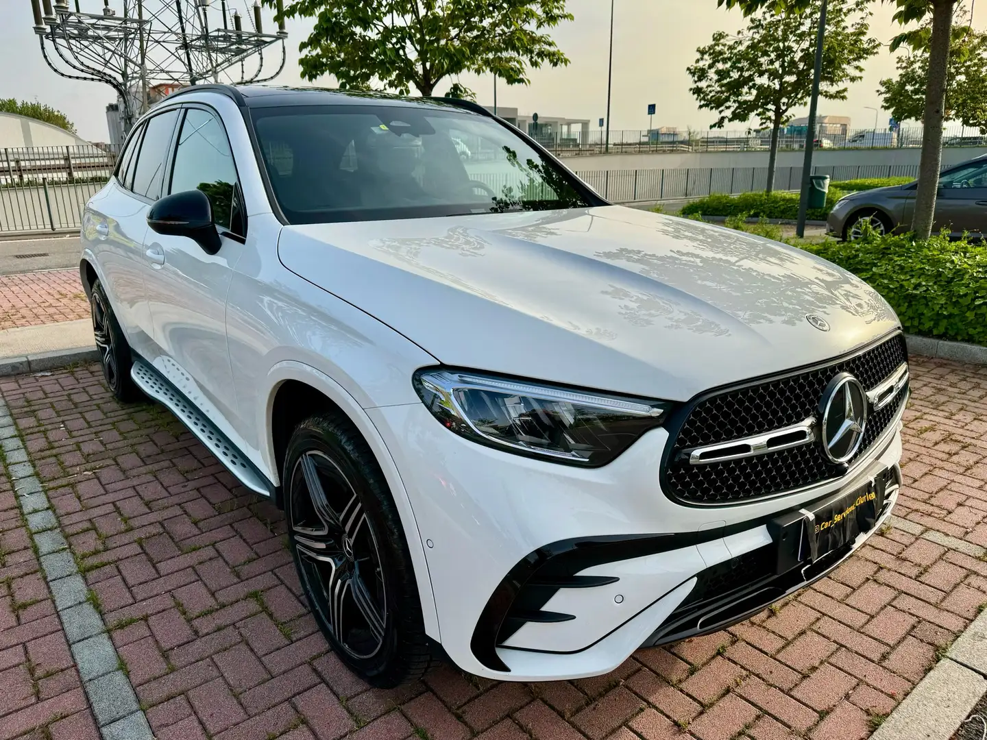 Mercedes-Benz GLC 220 d mhev AMG Premium Plus 4matic auto Bianco - 1