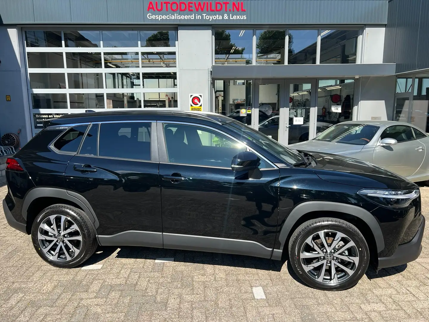 Toyota Corolla Cross 1.8 Hybrid 140 Style A/T + FABRIEKSGARANTIE Nero - 1