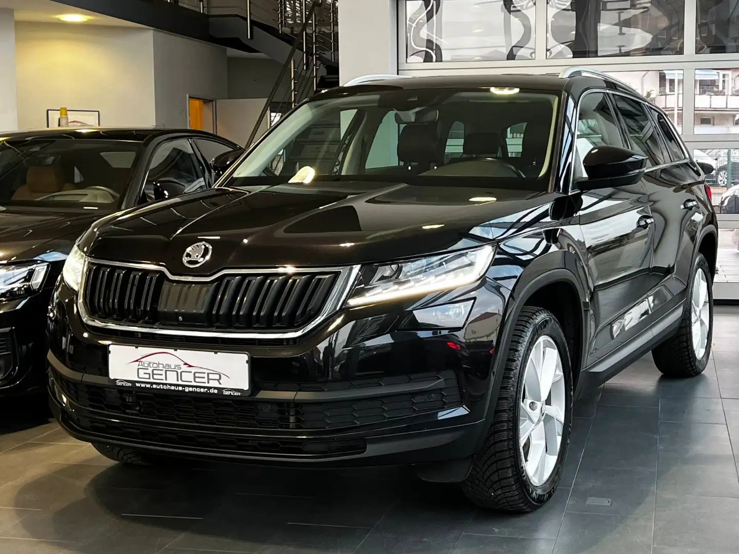Skoda Kodiaq Style 4x4 2.0 TDI "LED/Pano/AHK/ACC/360°" Schwarz - 1