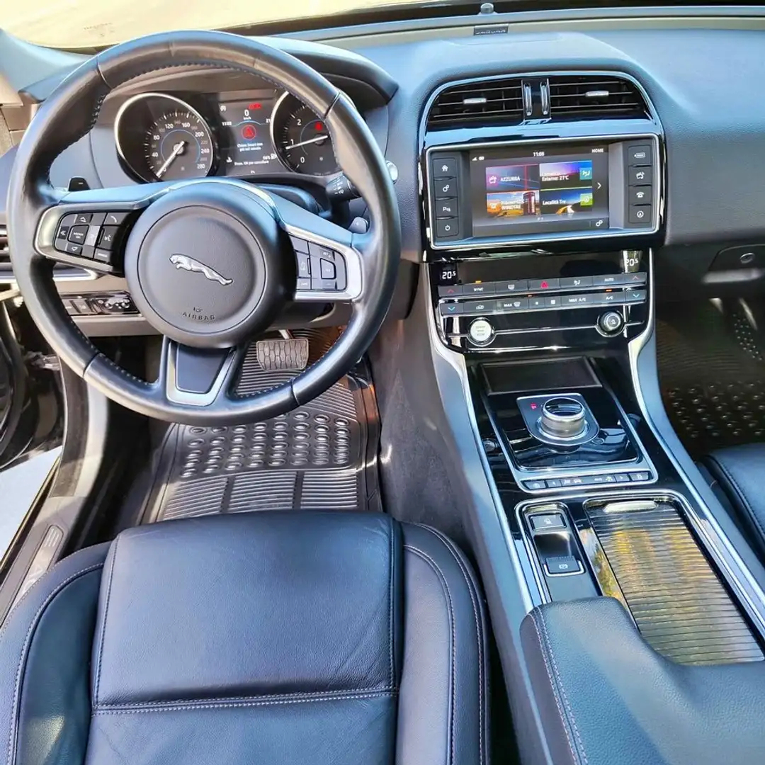 Jaguar XE XE 2.0d i4 R-Sport Rebel Edition 180cv auto Nero - 2