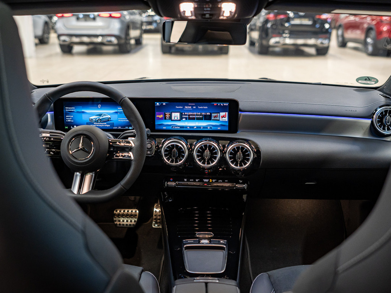 Mercedes-Benz CLA 180 Coupé AMG Special Edition Distr. LED — photo 8