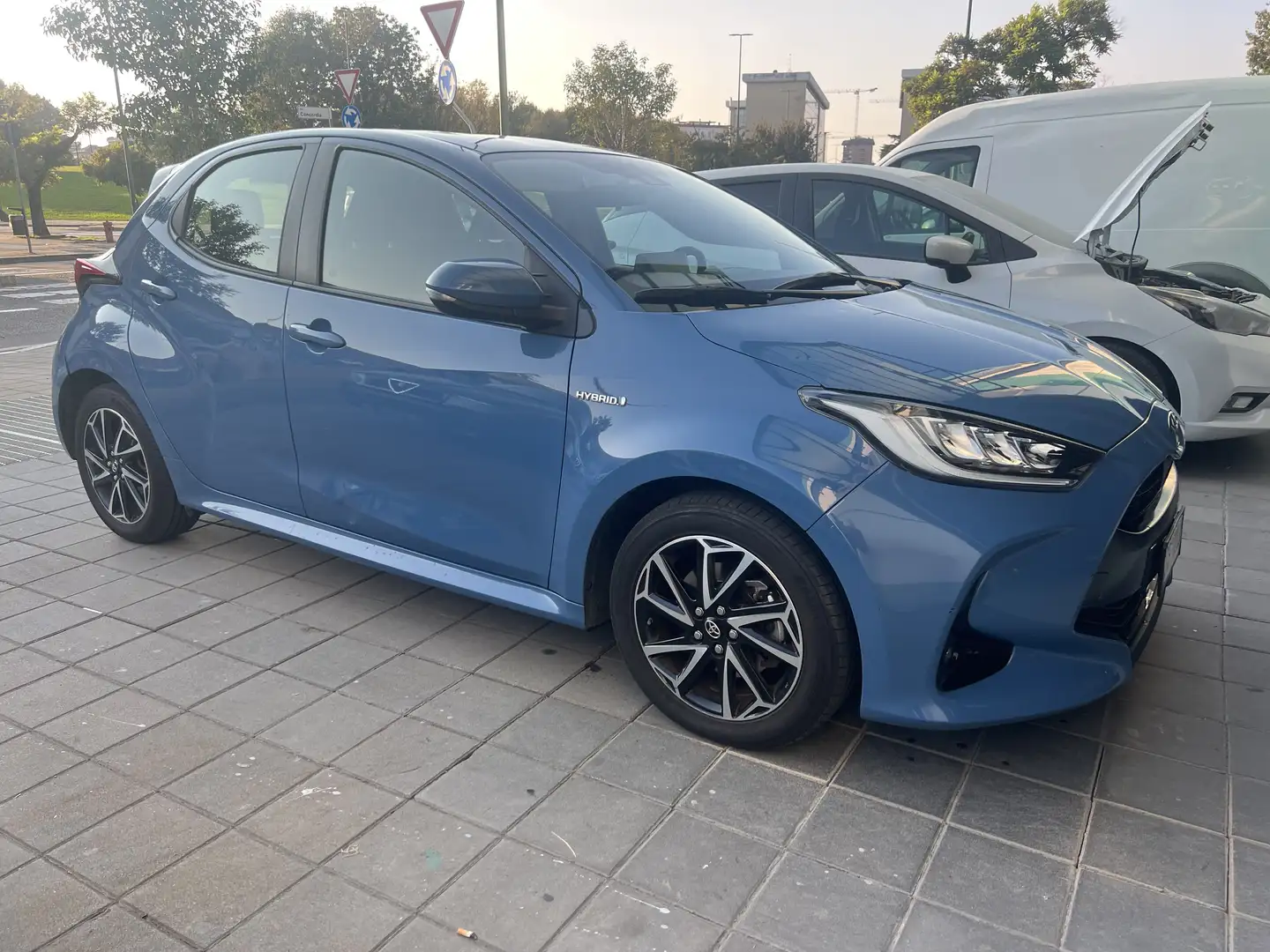 Toyota Yaris Yaris IV 2020 1.5h Active NEOPATENTATI Bleu - 2