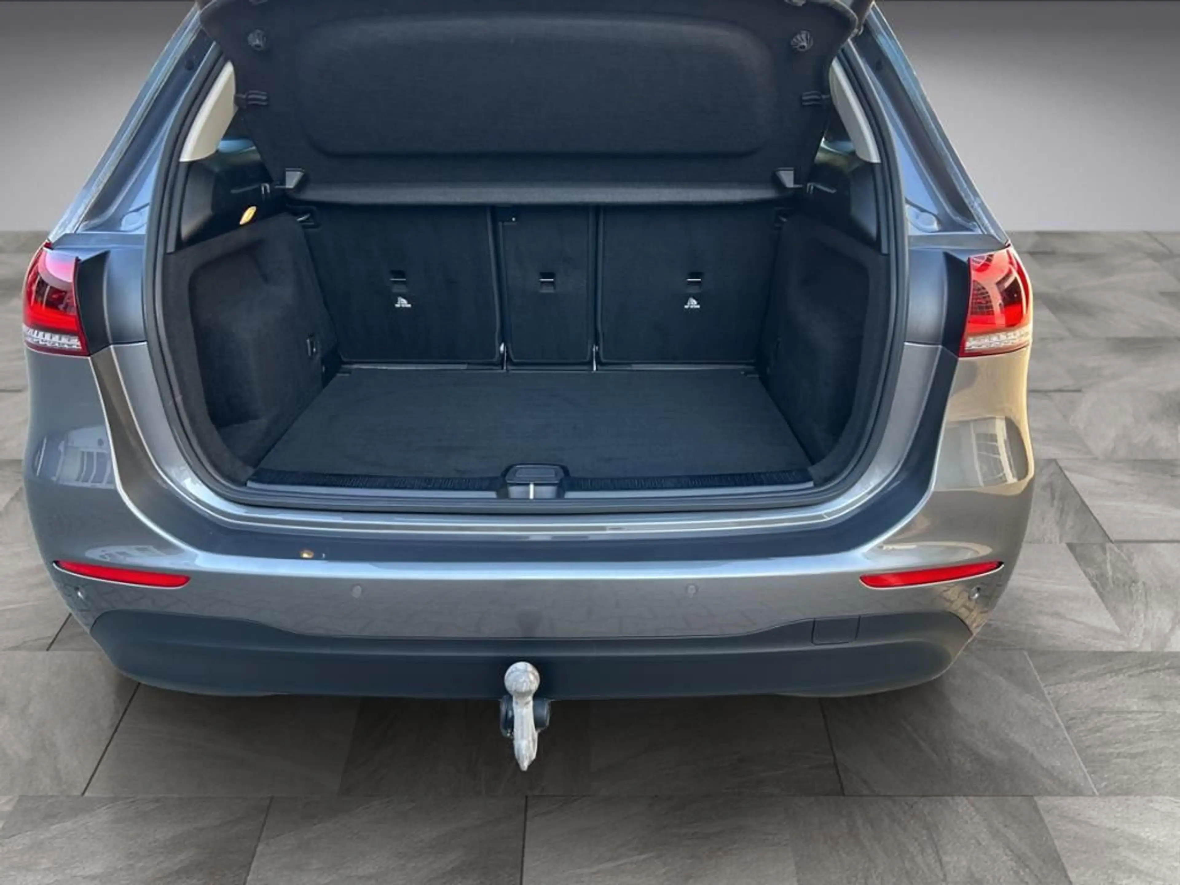 Mercedes-Benz B 250 e*AHK*TOTWINKEL*PDC*MBUX*LED* — photo 13