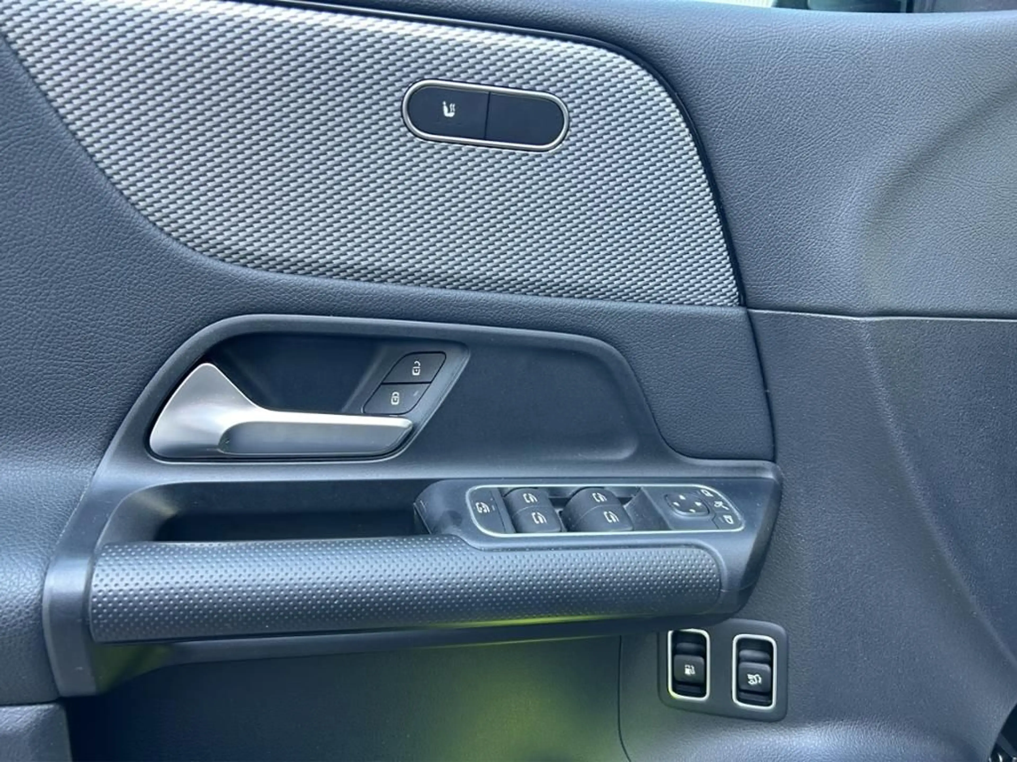 Mercedes-Benz B 250 e*AHK*TOTWINKEL*PDC*MBUX*LED* — photo 7