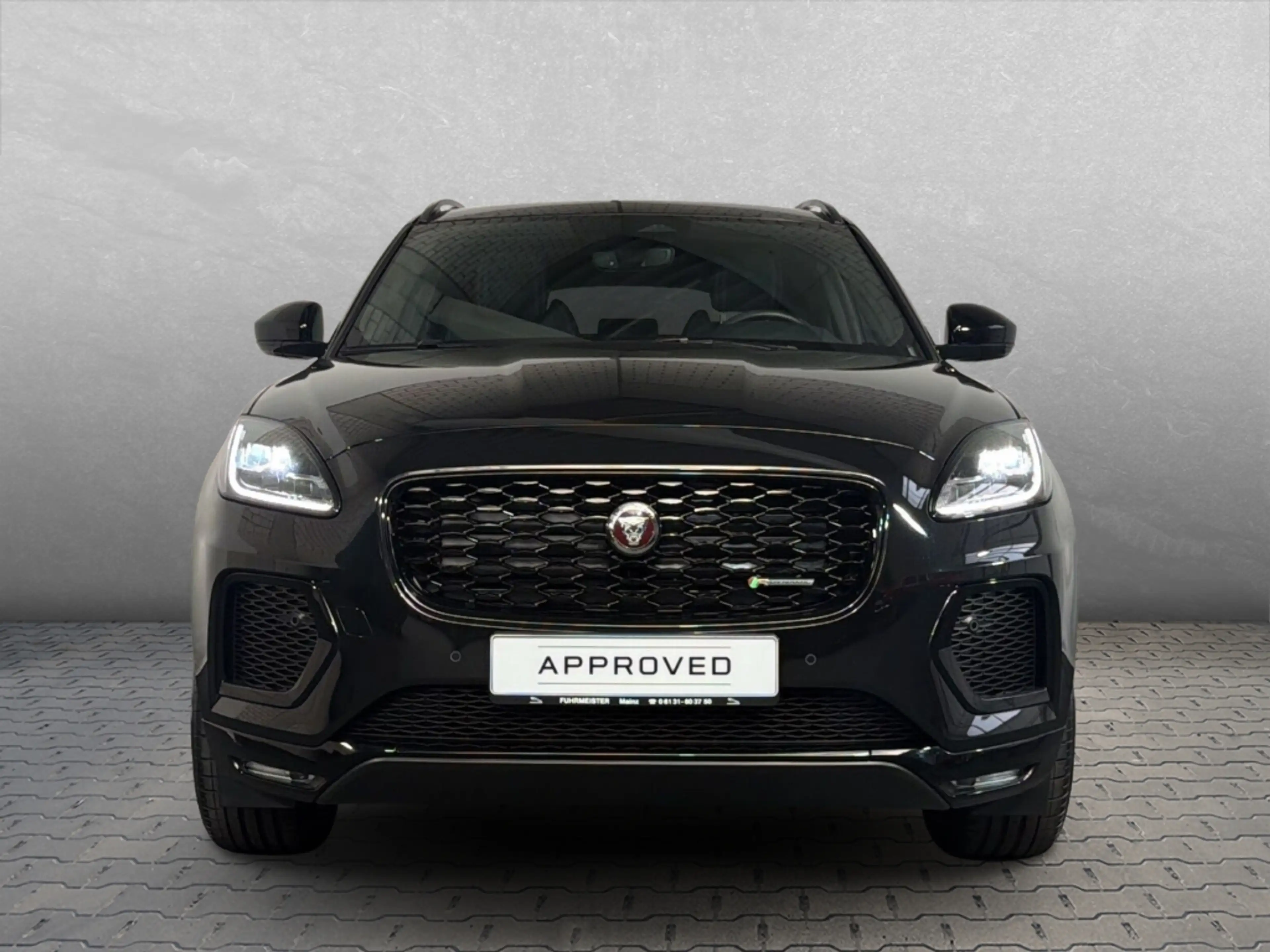 Jaguar E-Pace D200 AWD R-Dyn. StandHZG El. Panodach Navi Leder D — photo 8