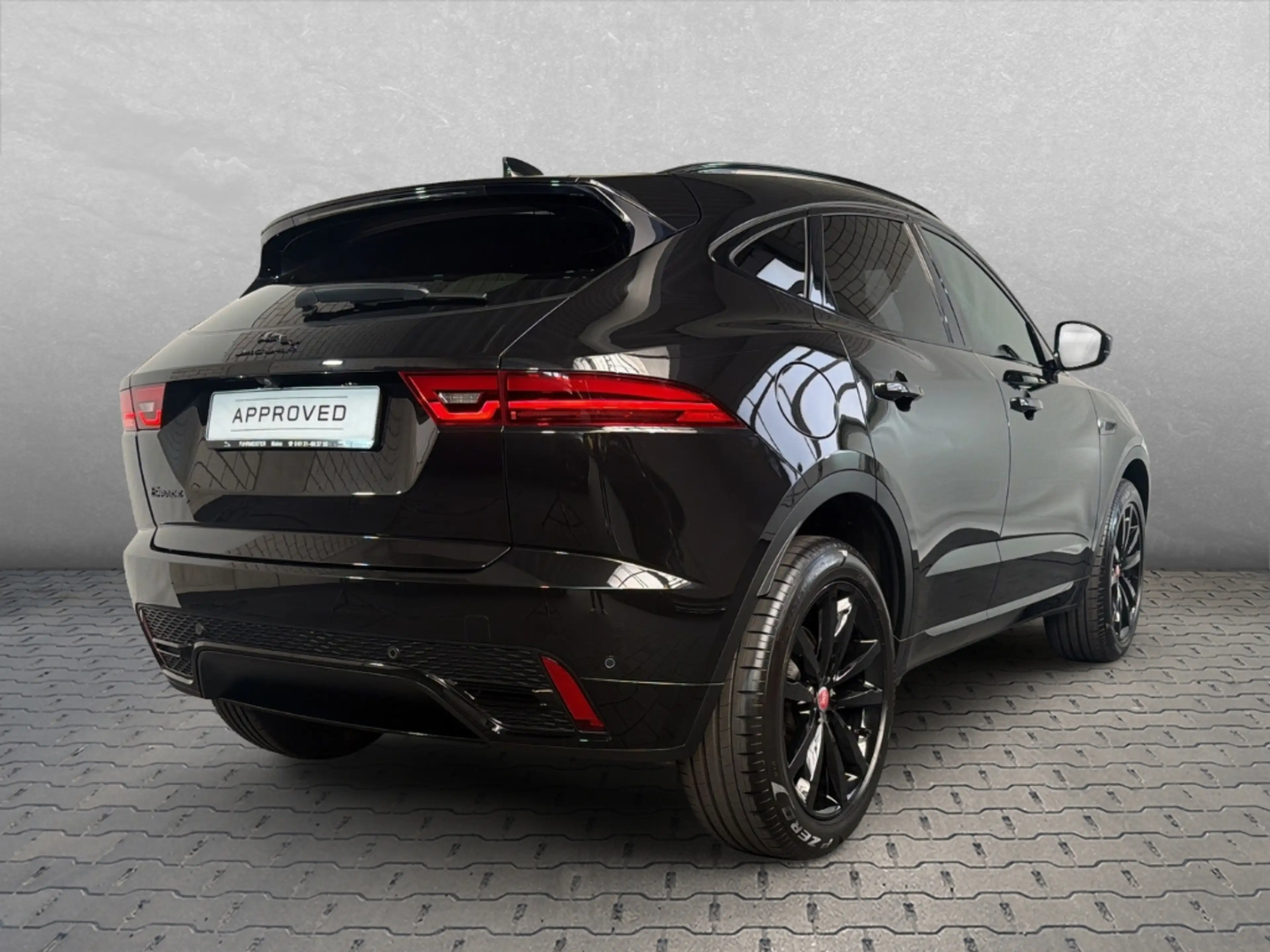 Jaguar E-Pace D200 AWD R-Dyn. StandHZG El. Panodach Navi Leder D — photo 2