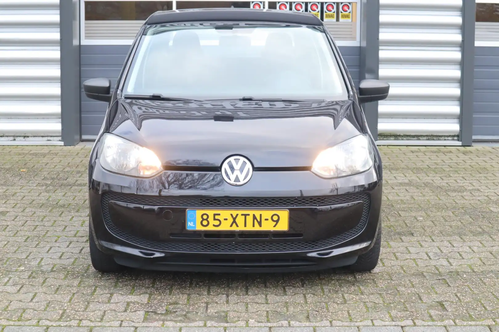 Volkswagen up! 1.0 take up! BlueMotion Negro - 2