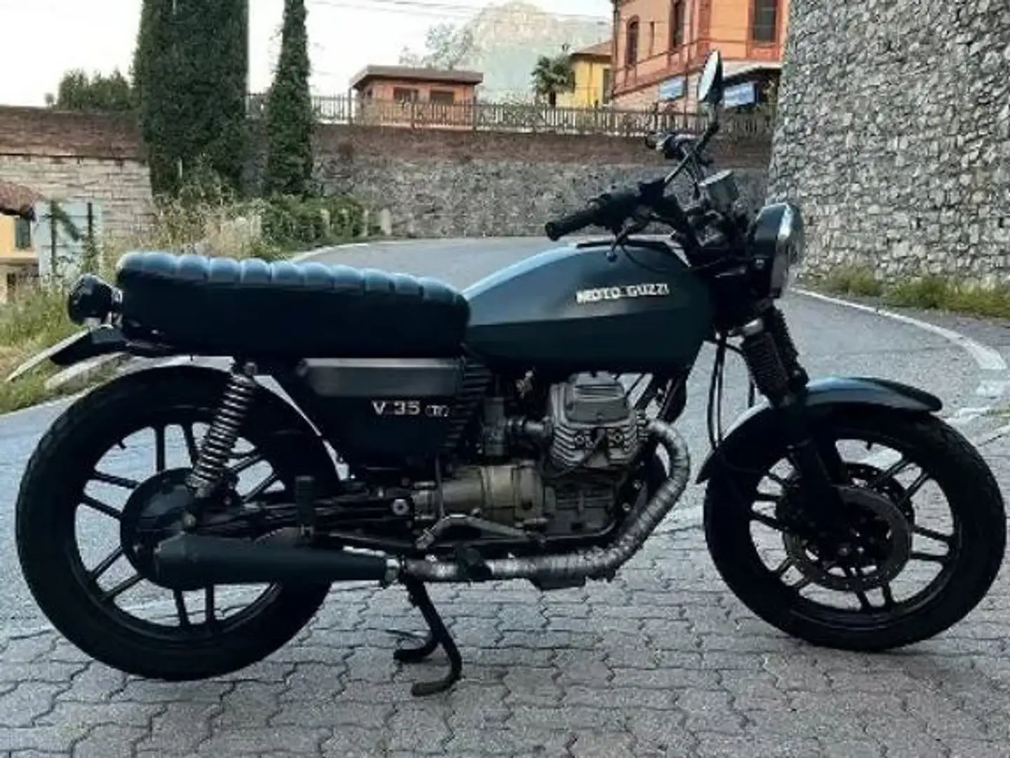 Moto Guzzi V 35 Zwart - 1