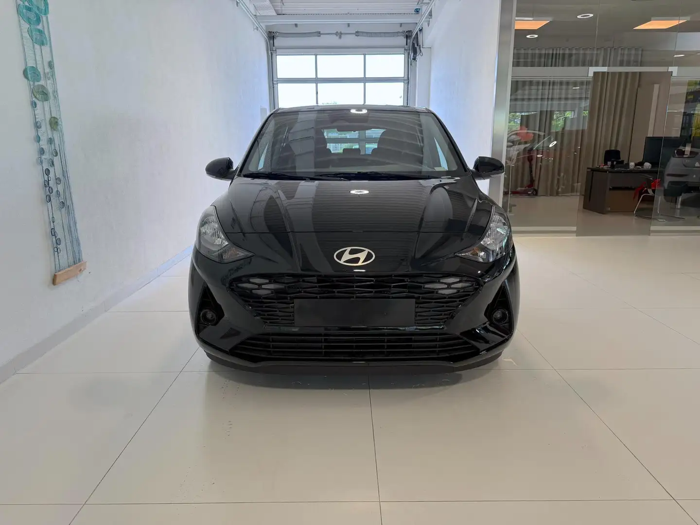 Hyundai i10 GO+ 1.2 MT 58 kW (79 PS) Klimaautomatik, Naviga... Schwarz - 2