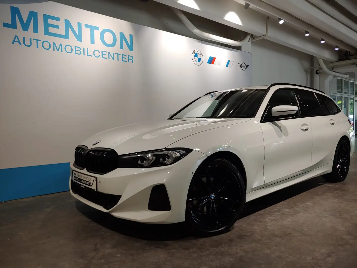 BMW 320 d xDrive LCProf./Standhzg./AHK/Panorama/Shz Wit - 2