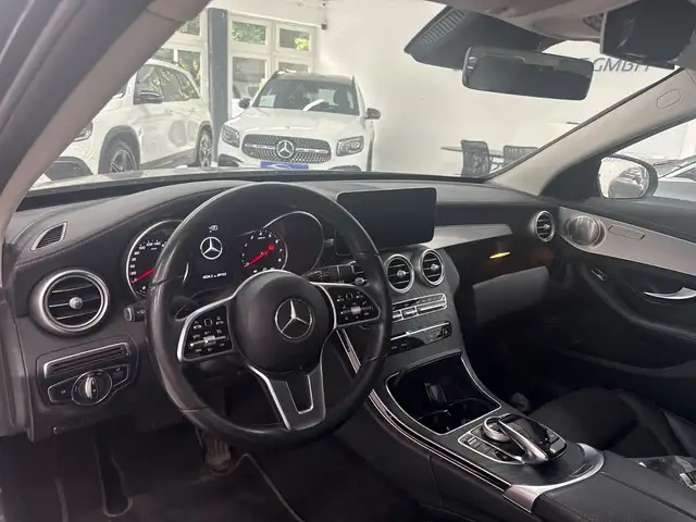 Mercedes-Benz C Class view 3