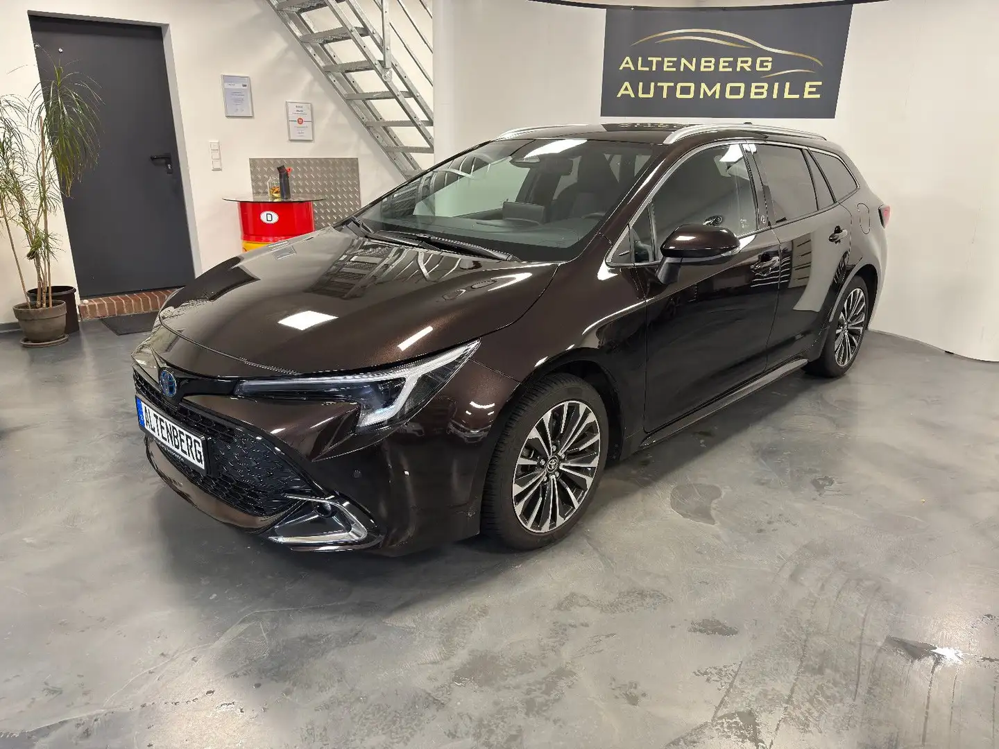 Toyota Corolla TS Hybrid Team D LED ACC Kamera DAB PDC Brun - 2