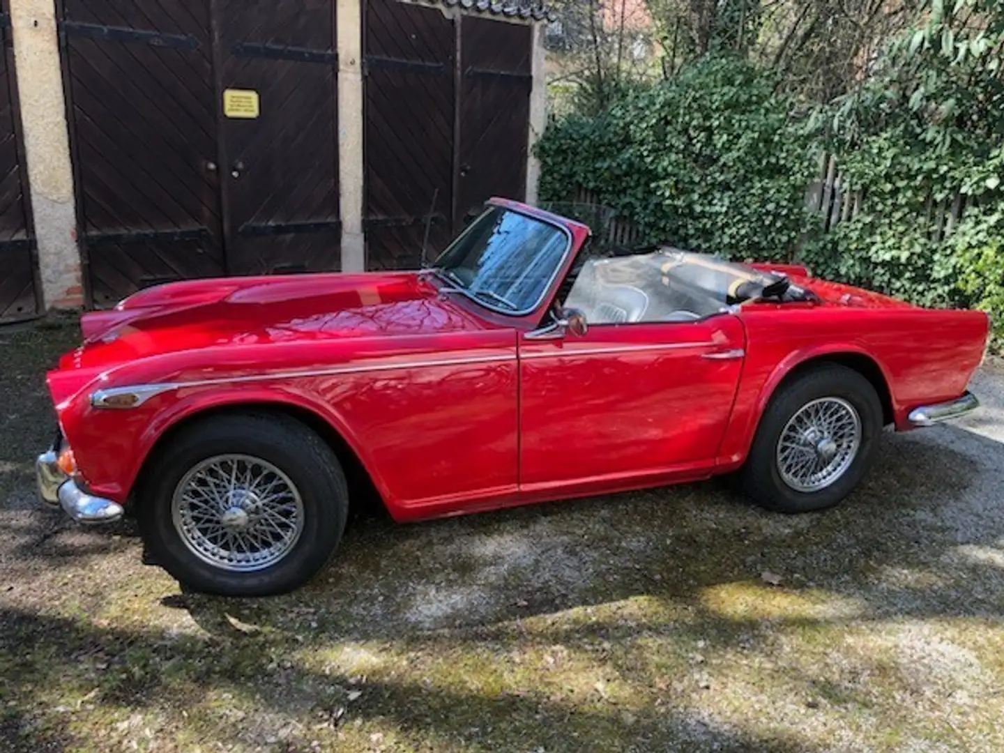 Triumph TR4 A IRS Cabriolet Rood - 1