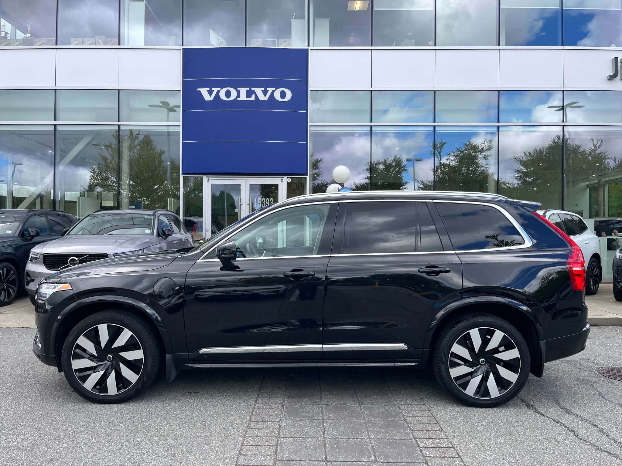 2024 Volvo XC90 T8 eAWD PHEV Plus Bright Theme 7-Seater alt 2