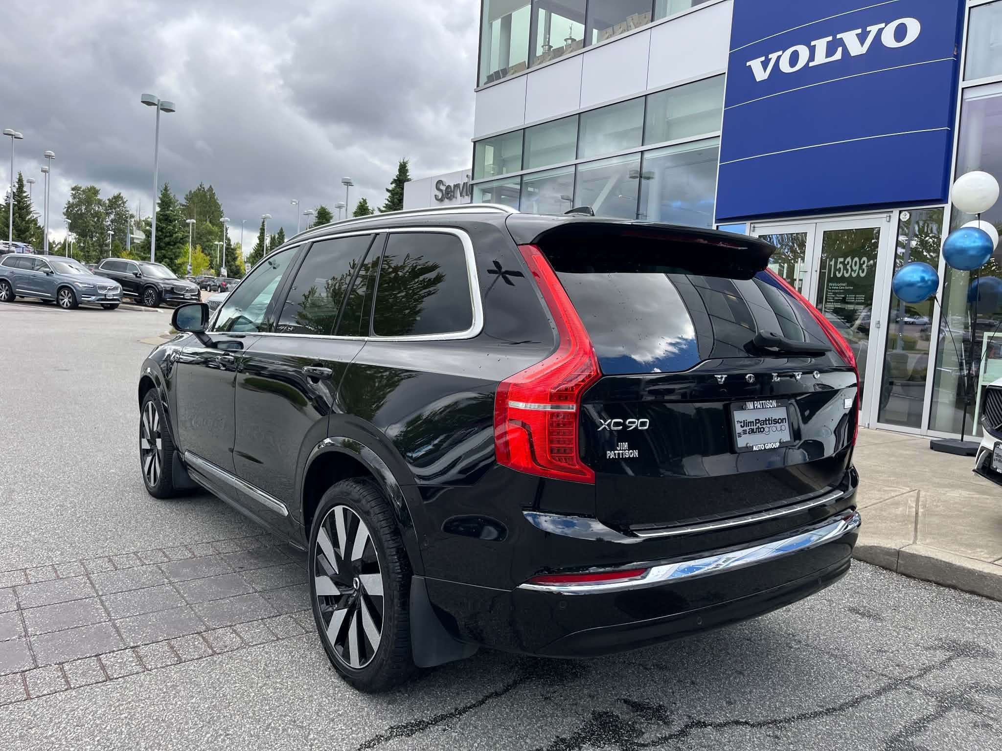 2024 Volvo XC90 T8 eAWD PHEV Plus Bright Theme 7-Seater alt 3