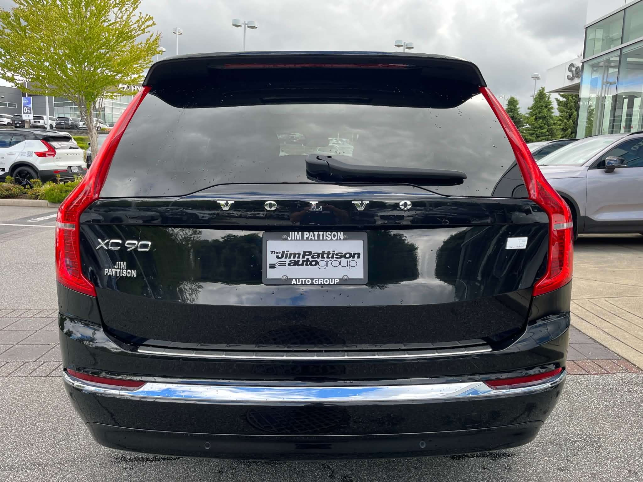 2024 Volvo XC90 T8 eAWD PHEV Plus Bright Theme 7-Seater alt 4