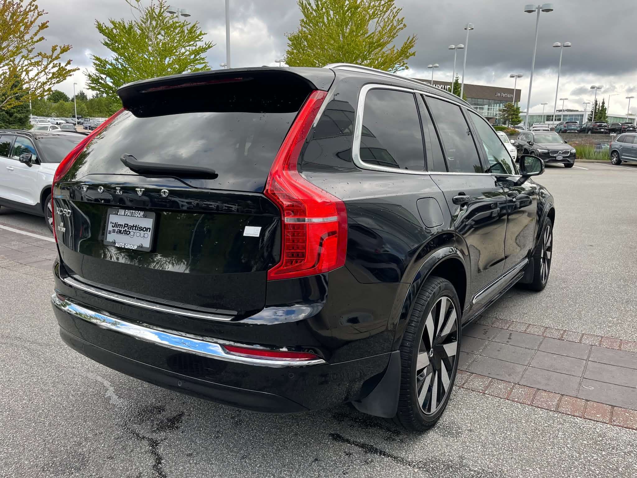 2024 Volvo XC90 T8 eAWD PHEV Plus Bright Theme 7-Seater alt 5